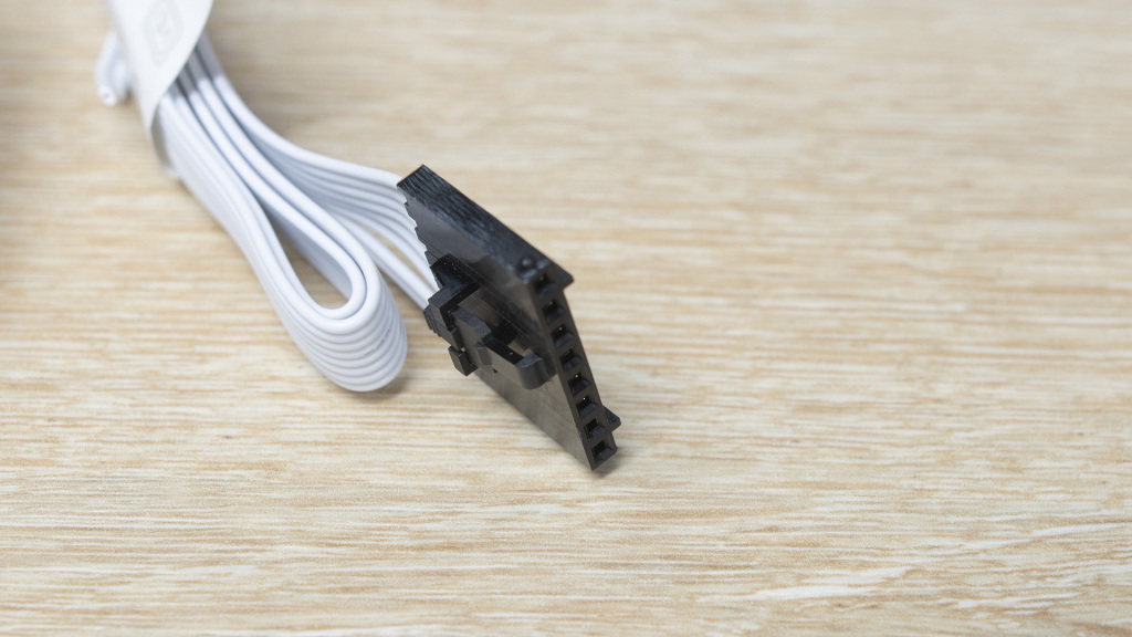 F240 RGB CORE connectique