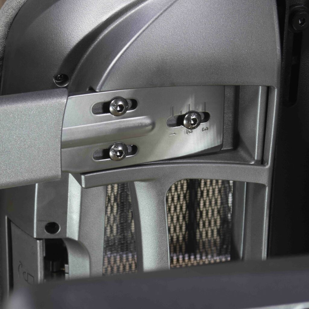 Fractal Design Refine montage accoudoirs