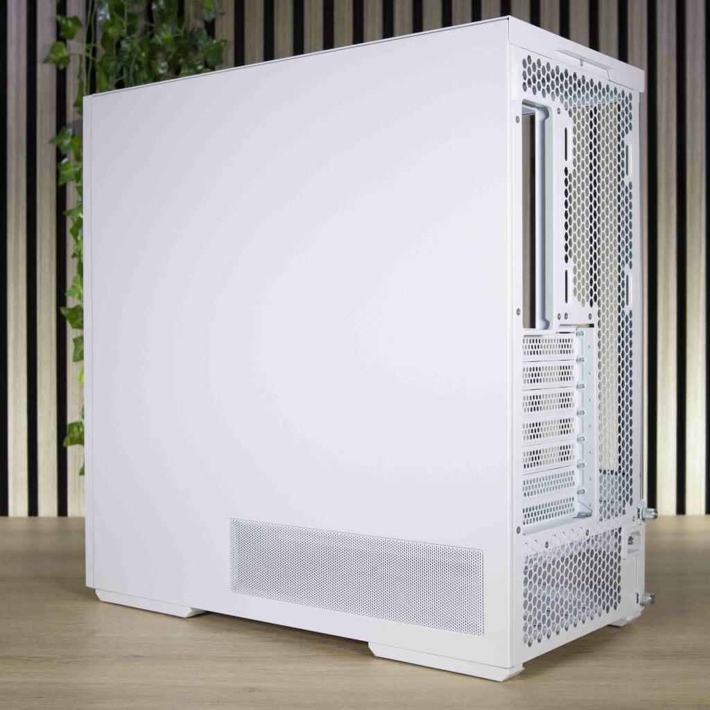 Lian Li Lancool 2027 trois quarts arrière