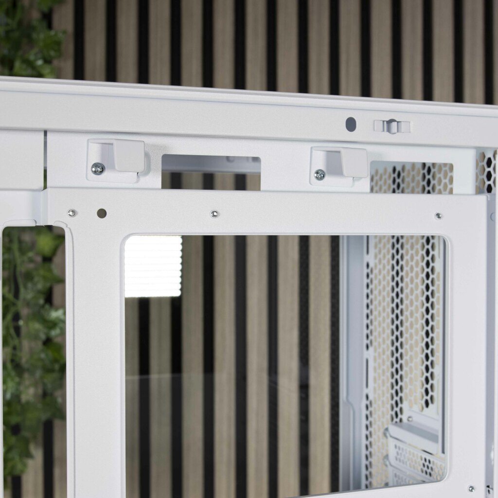 Lian Li Lancool 207 crochets câbles