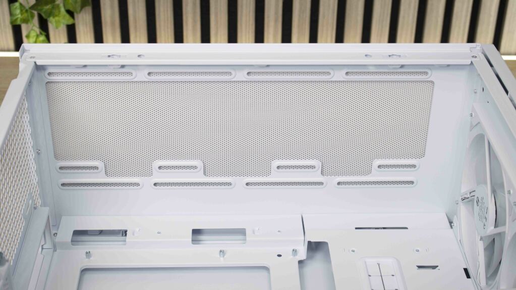 Lian Li Lancool 207 intérieur haut