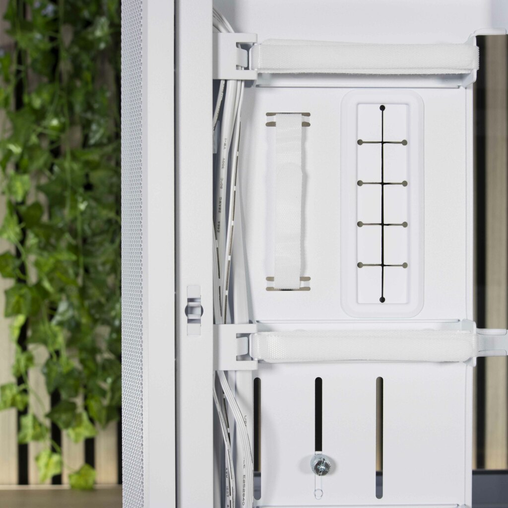 Lian Li Lancool 207 serre câble ATX 24 broches