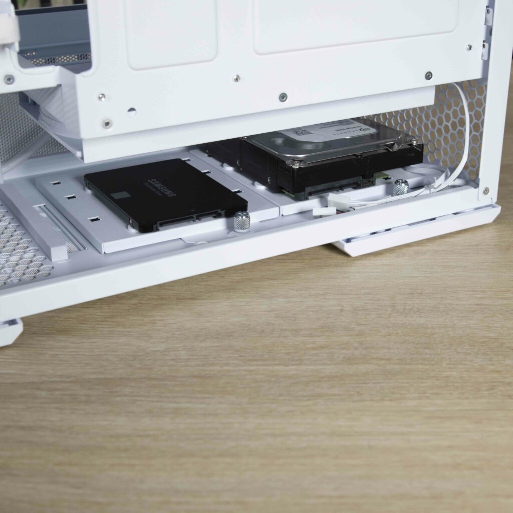 Lian Li Lancool 207 support HDD SSD