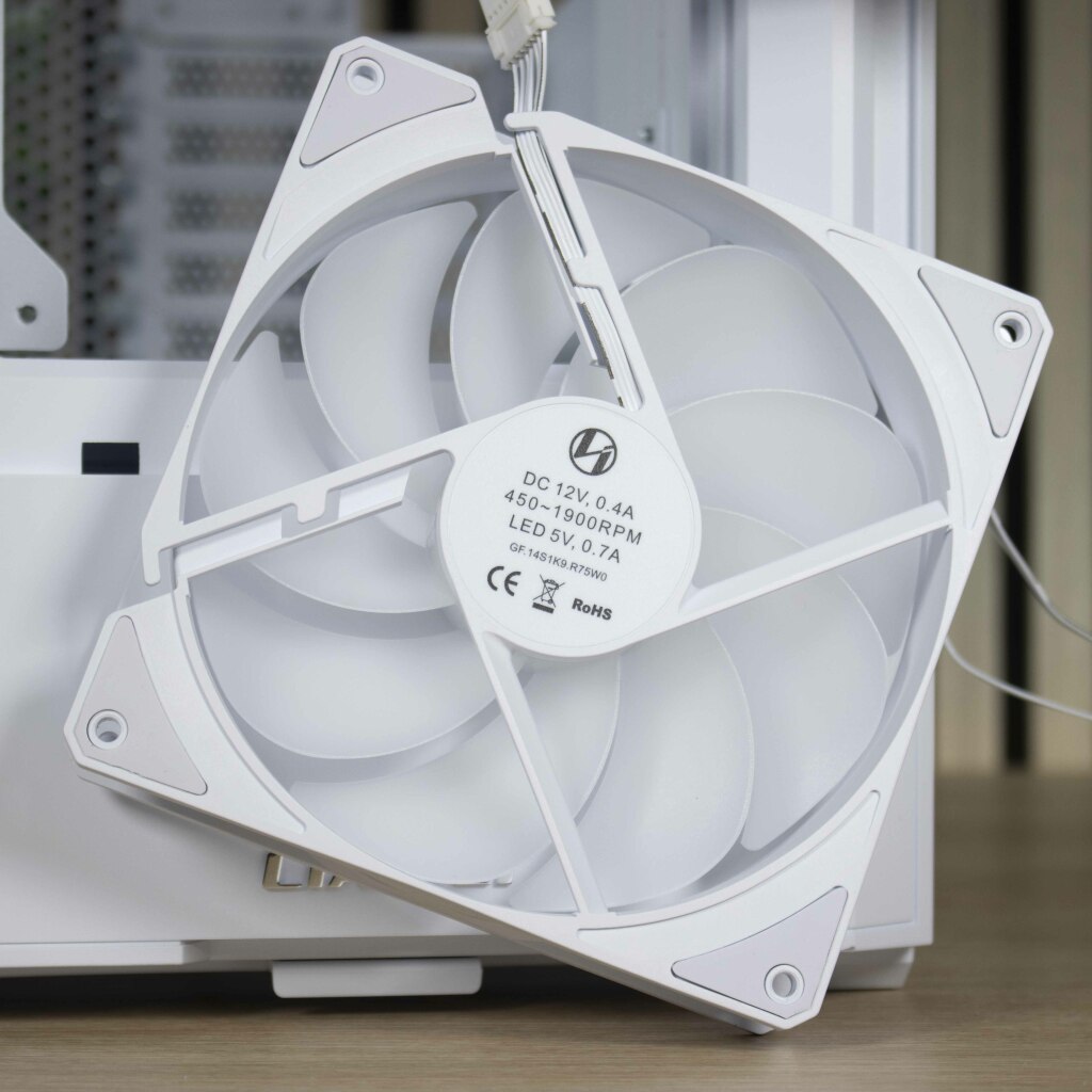 Lian Li Lancool 207 ventilateur 140 arrière