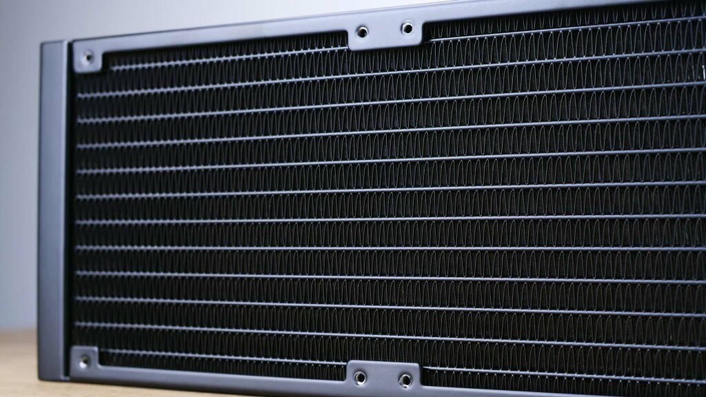 Light Loop 360 pompe radiator zoom