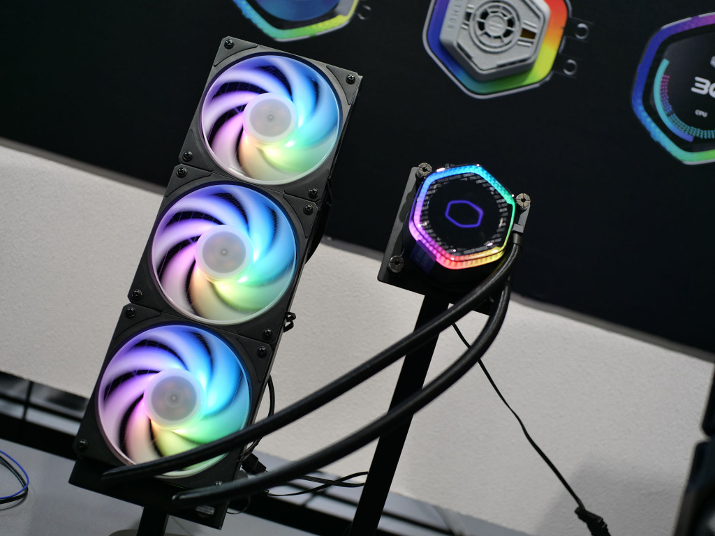 Cooler Master Présente le MasterLiquid 360 Ion : Un AIO Innovant avec Écran LCD Dynamique 3 MasterLiquid 360 ION Computex