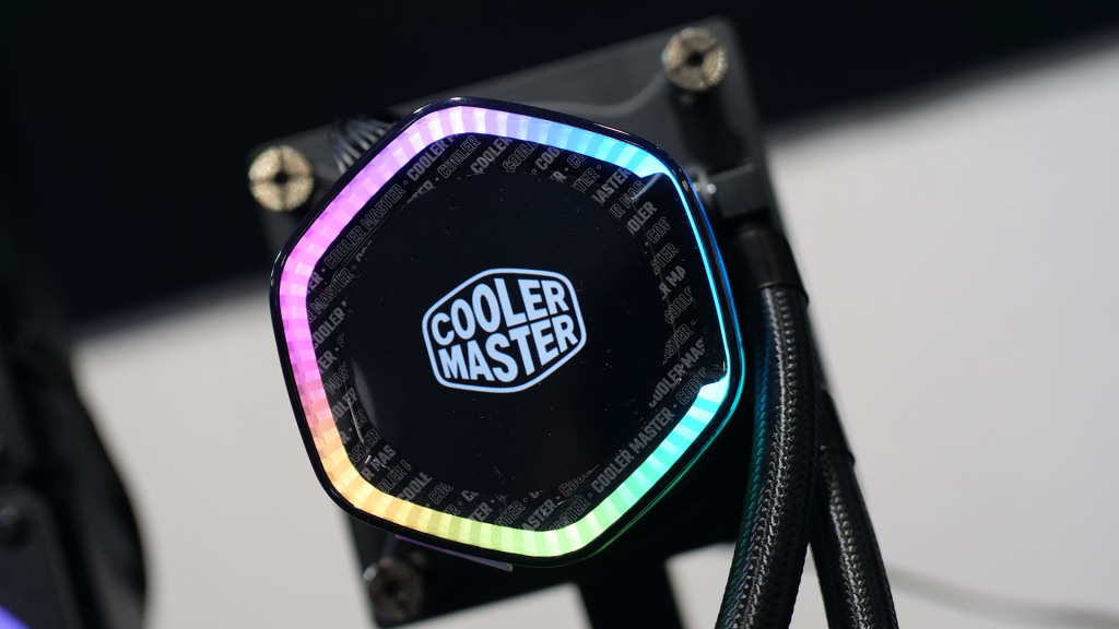 Cooler Master Présente le MasterLiquid 360 Ion : Un AIO Innovant avec Écran LCD Dynamique 4 MasterLiquid 360 ION Pump