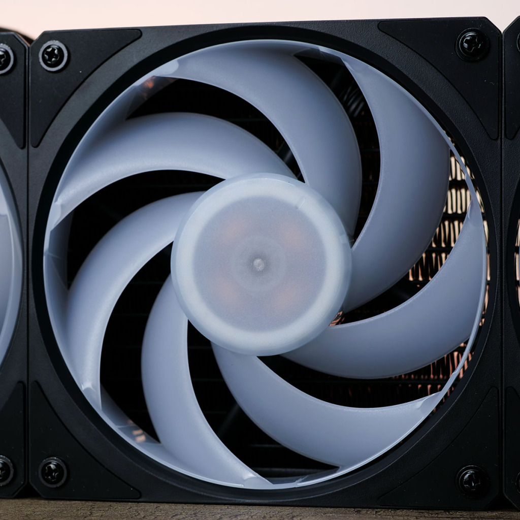 Mobius 120P ARGB fans 01