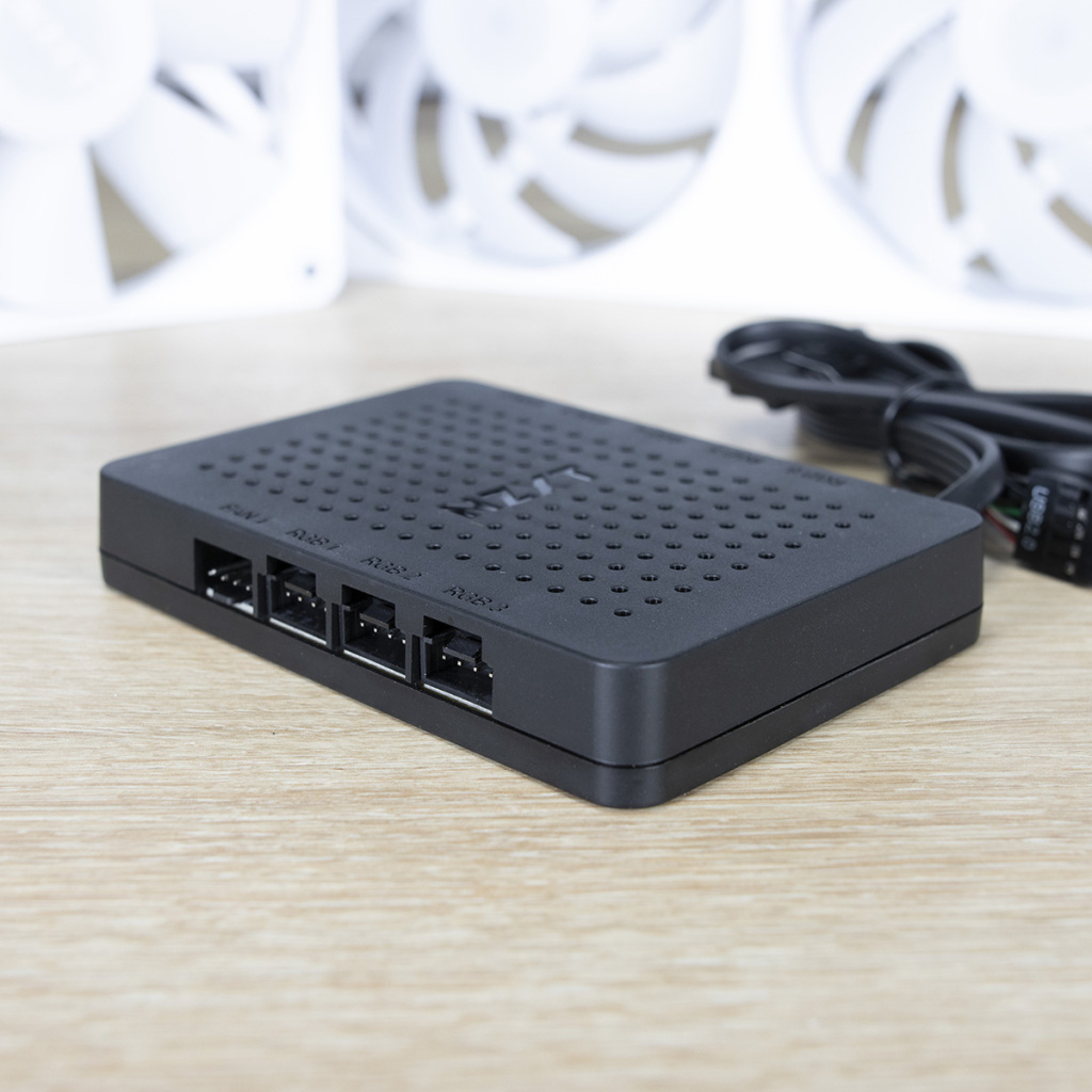 NZXT RGB Fan controleur connectiques 1