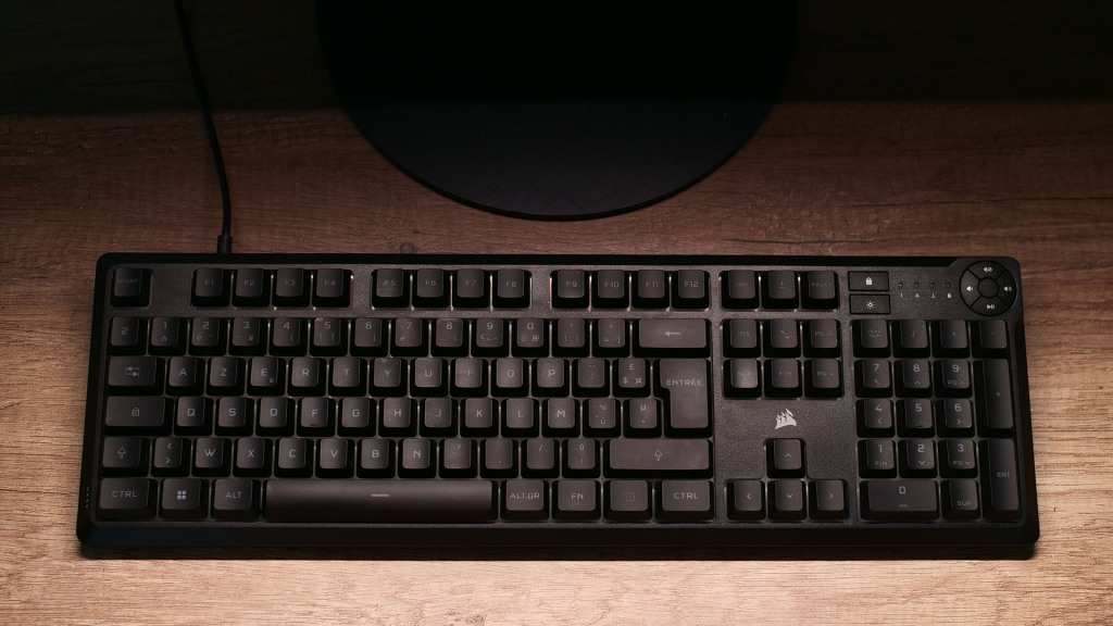 À la Découverte de la BenQ ScreenBar Pro : Un Eclairage de Bureau Innovant 22 P1554922