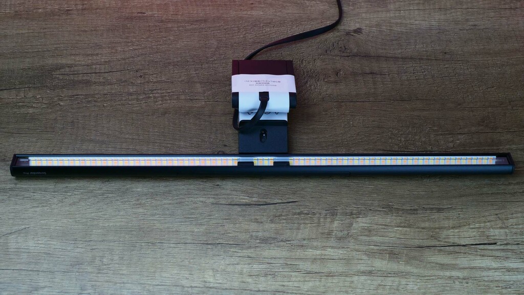 À la Découverte de la BenQ ScreenBar Pro : Un Eclairage de Bureau Innovant 12 benq screenbar pro 01
