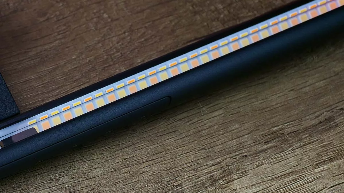 À la Découverte de la BenQ ScreenBar Pro : Un Eclairage de Bureau Innovant 15 benq screenbar pro detail 01
