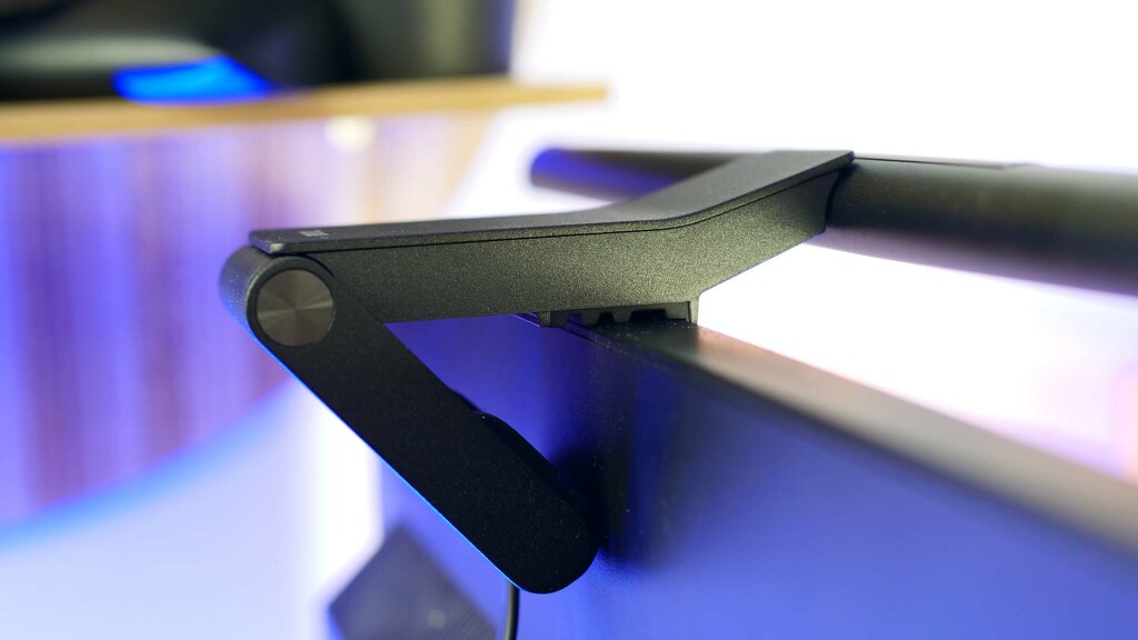 À la Découverte de la BenQ ScreenBar Pro : Un Eclairage de Bureau Innovant 23 benq screenbar pro ecran plat