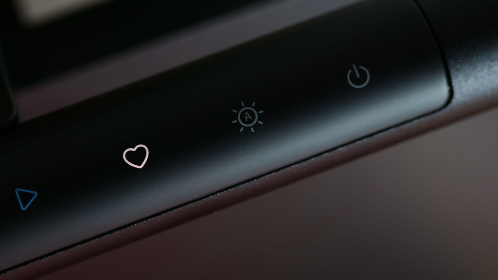 À la Découverte de la BenQ ScreenBar Pro : Un Eclairage de Bureau Innovant 10 benq screenbar pro favori