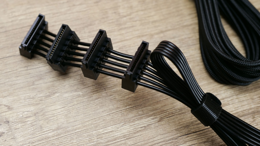 cables Lian li Edge 850 sata
