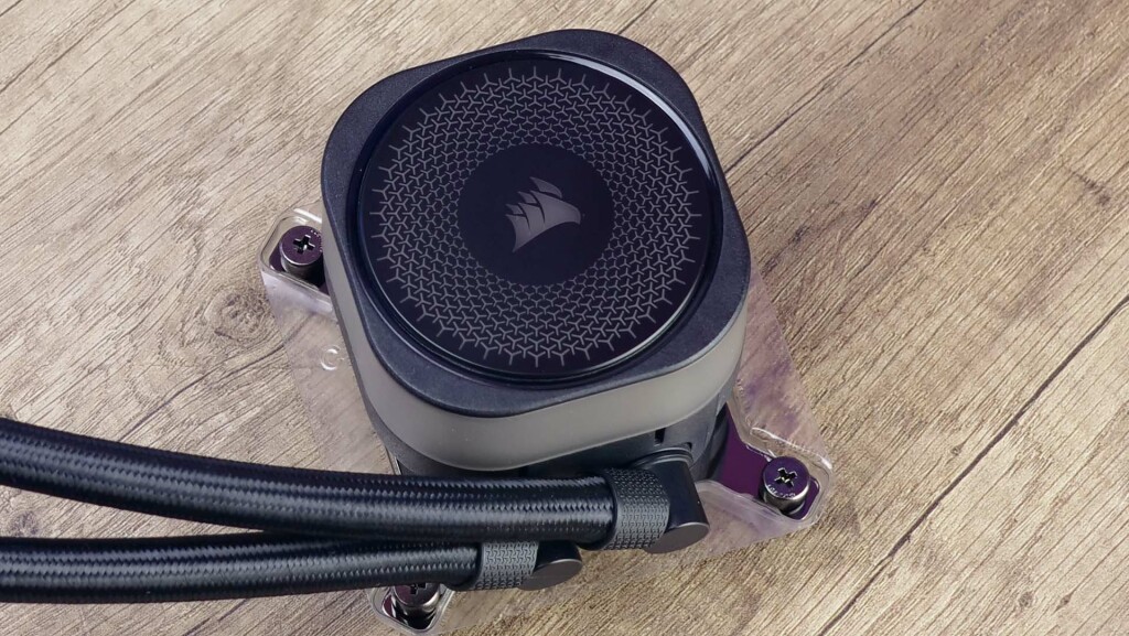 icue link titan 360 rx rgb pump 01