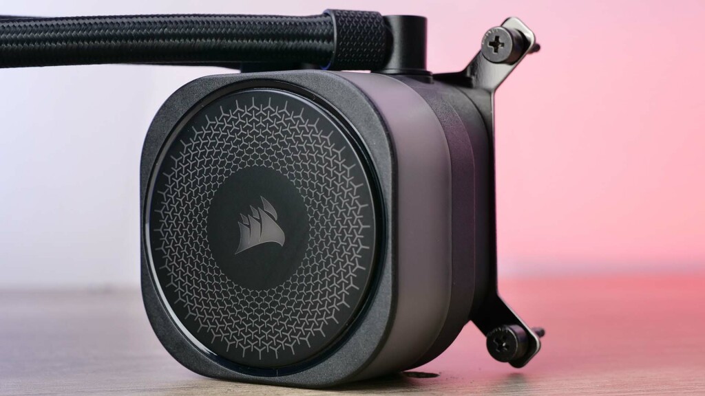 icue link titan 360 rx rgb pump 02