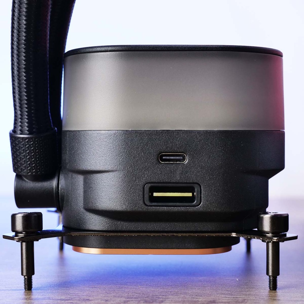 icue link titan 360 rx rgb pump 03