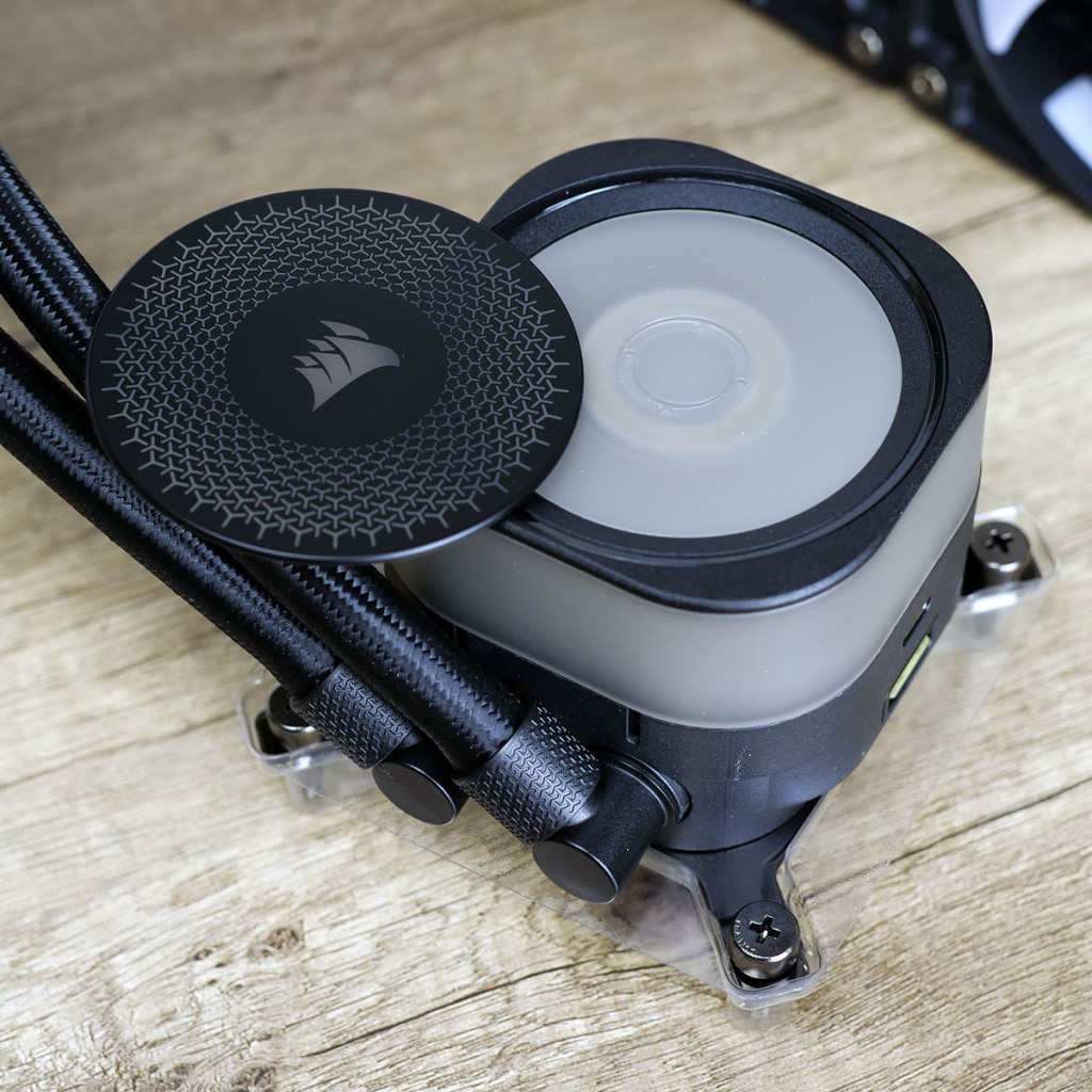 icue link titan 360 rx rgb pump 06