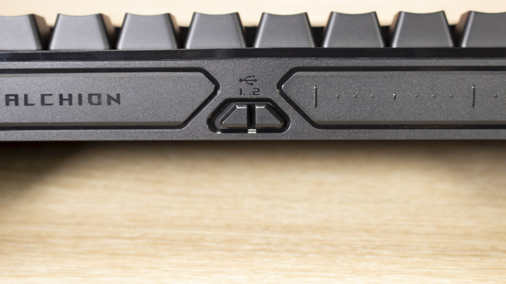 ASUS ROG Falchion ACE HFX arrière centre