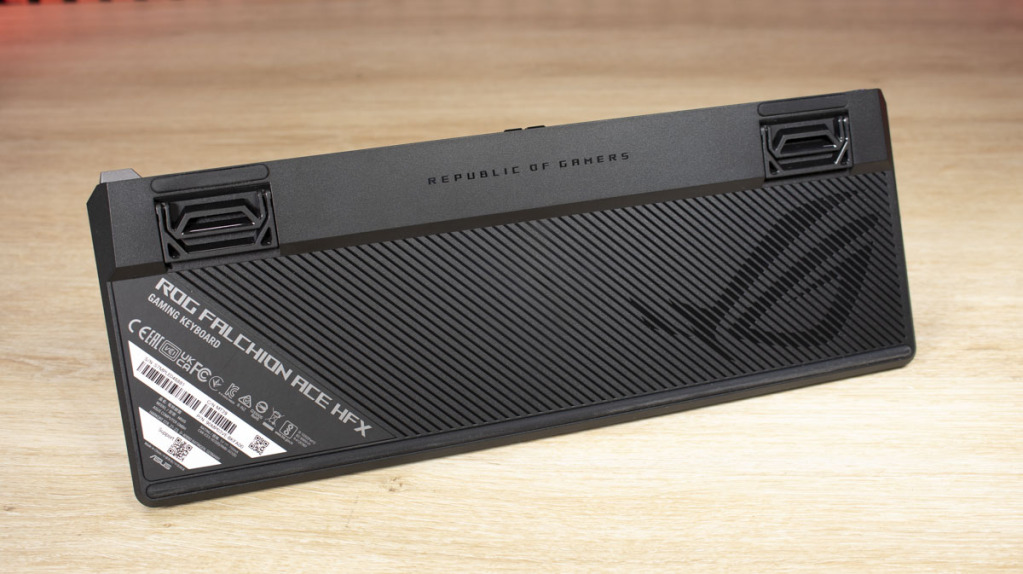 ASUS ROG Falchion ACE HFX arrière global