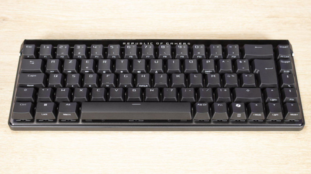 ASUS ROG Falchion ACE HFX clavier global