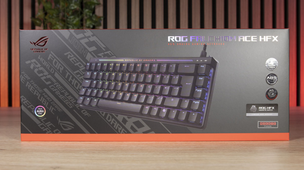 ASUS ROG Falchion ACE HFX emballage face avant