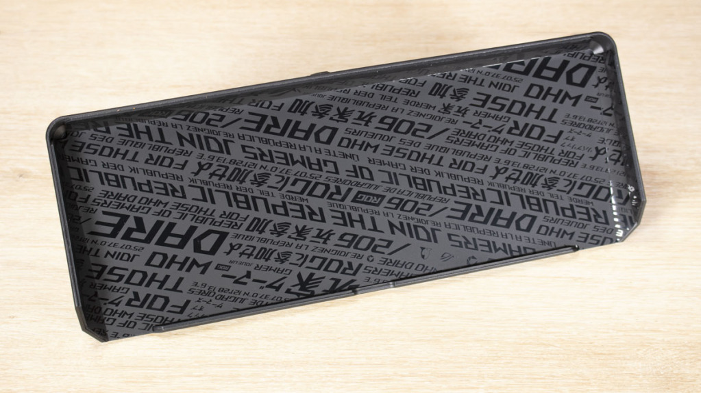 ASUS ROG Falchion ACE HFX étui intérieur