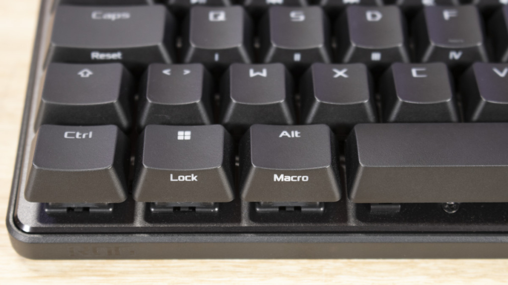 ASUS ROG Falchion ACE HFX fonctions supplémentaires 2