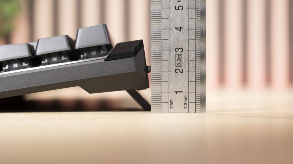 ASUS ROG Falchion ACE HFX hauteur arrière 3