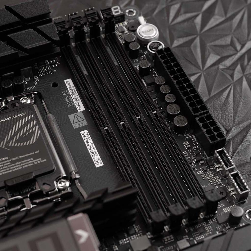 Asus Rog Maximus Z890 Hero slots ddr5
