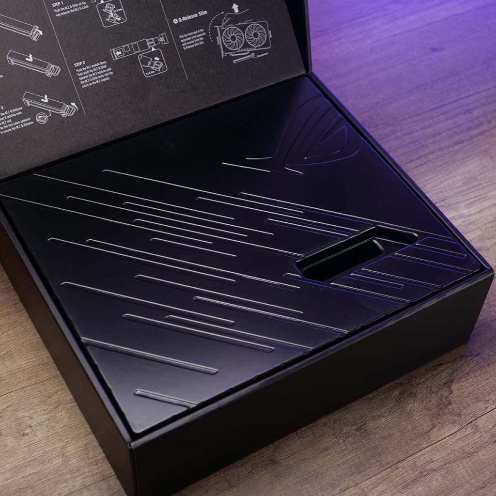 Asus Rog Maximus Z890 Hero unboxing 02