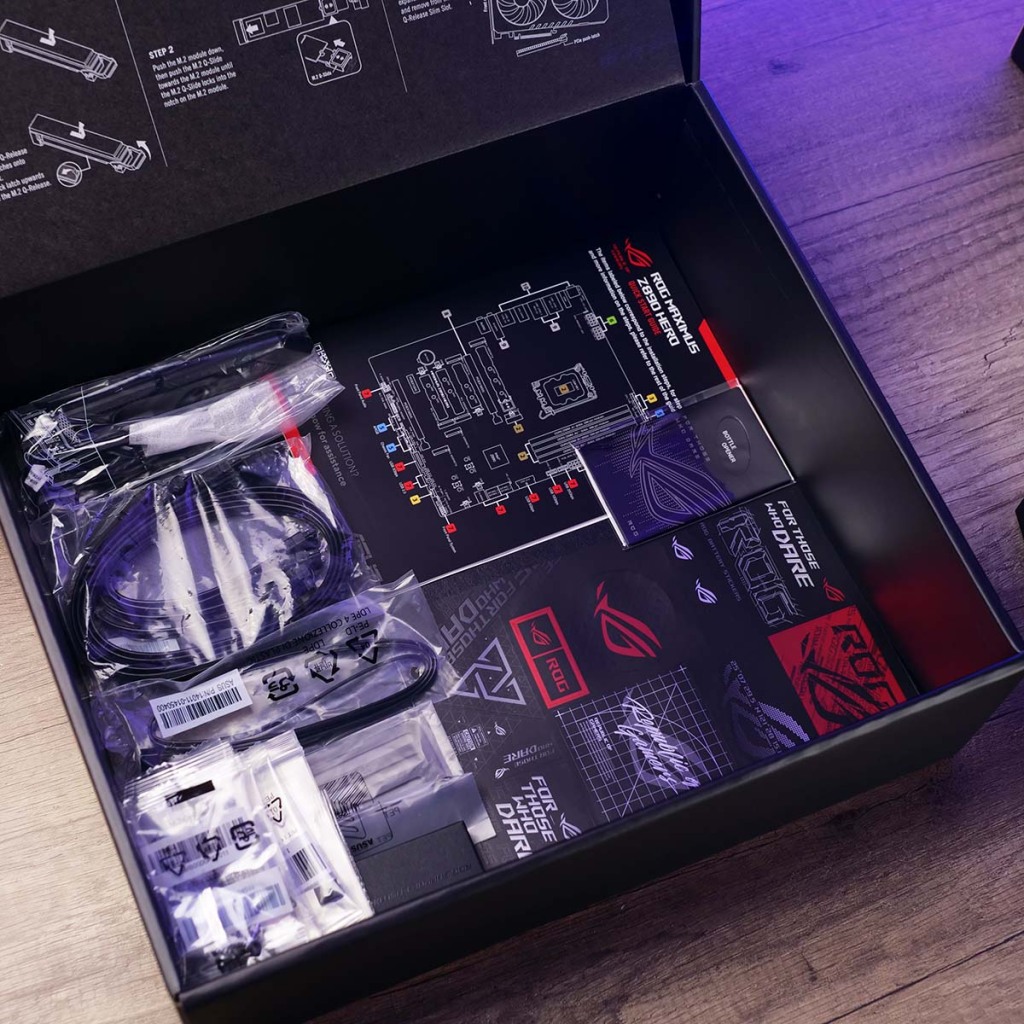 Asus Rog Maximus Z890 Hero unboxing bundle