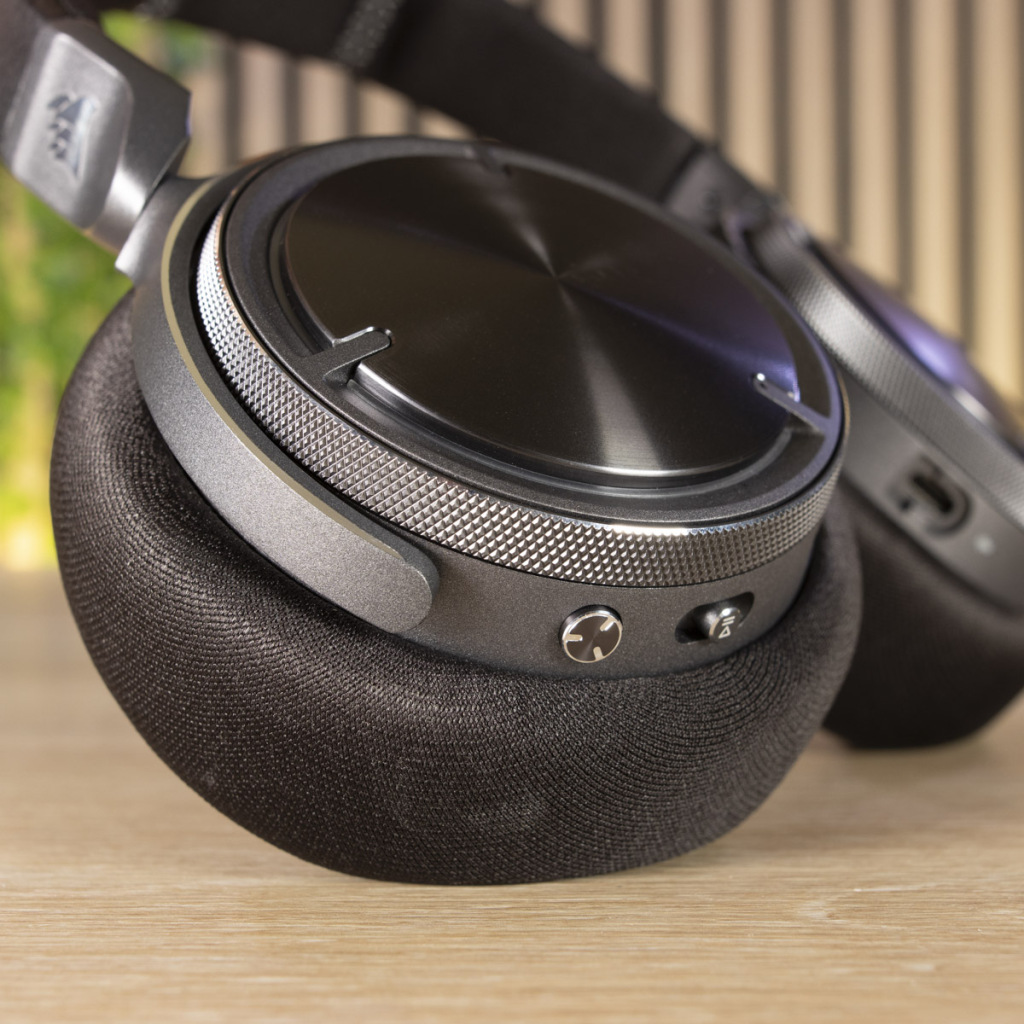 CORSAIR VIRTUOSO MAX capot 1