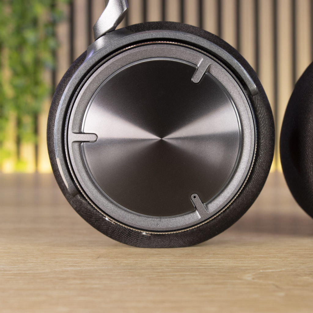 CORSAIR VIRTUOSO MAX capot 2