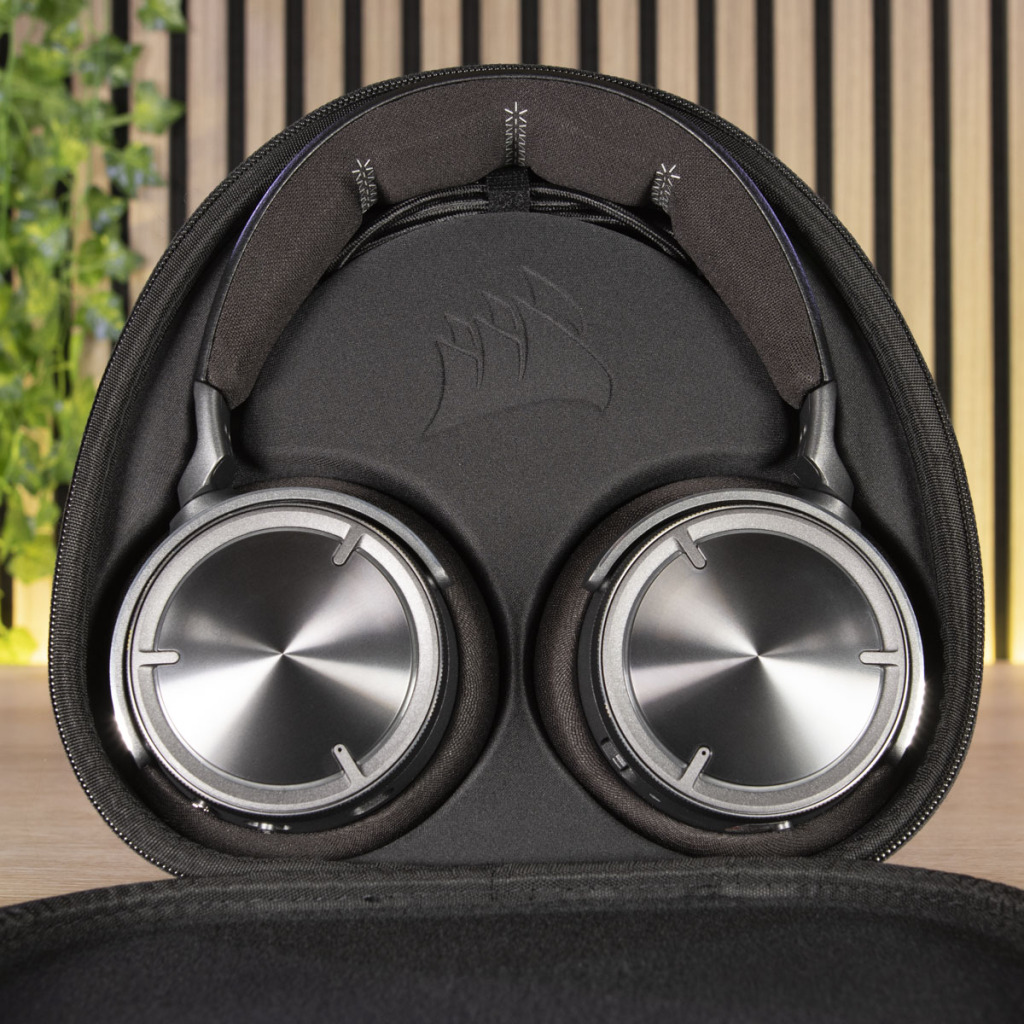 Les Meilleurs Casques Gaming Sans-Fil Pour PC - 2025 7 CORSAIR VIRTUOSO MAX déballage casque