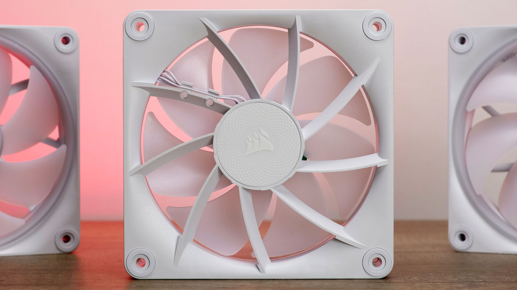 Corsair iCUE LINK LX120 RGB 02