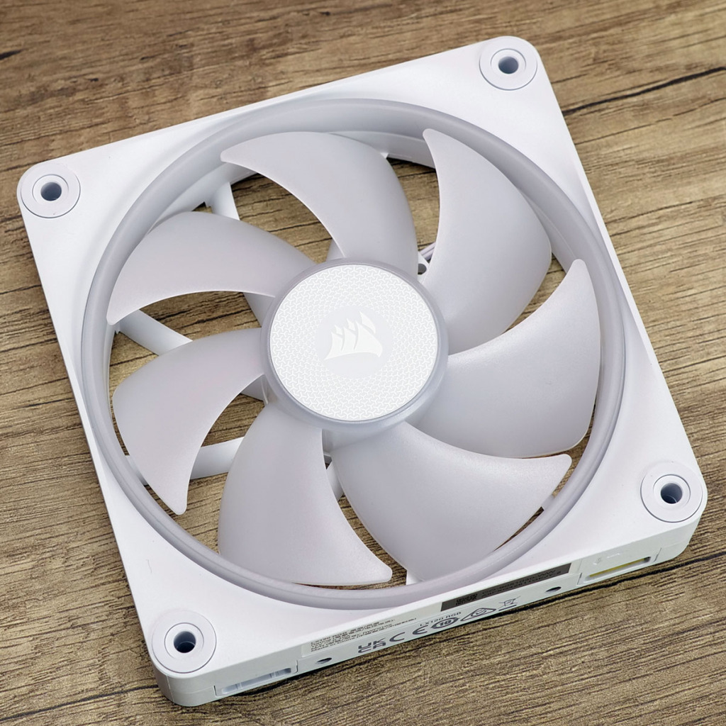 Corsair iCUE LINK LX120 RGB 05