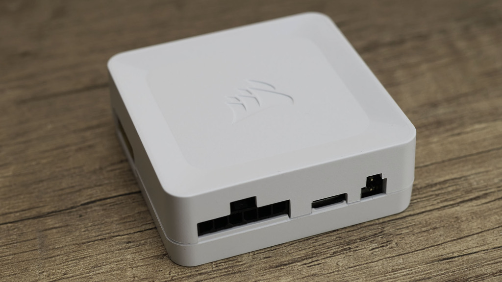 Corsair iCUE LINK LX120 RGB hub white