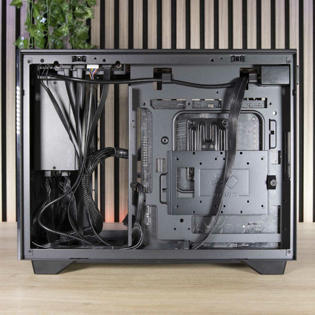 InWin F3 câble management