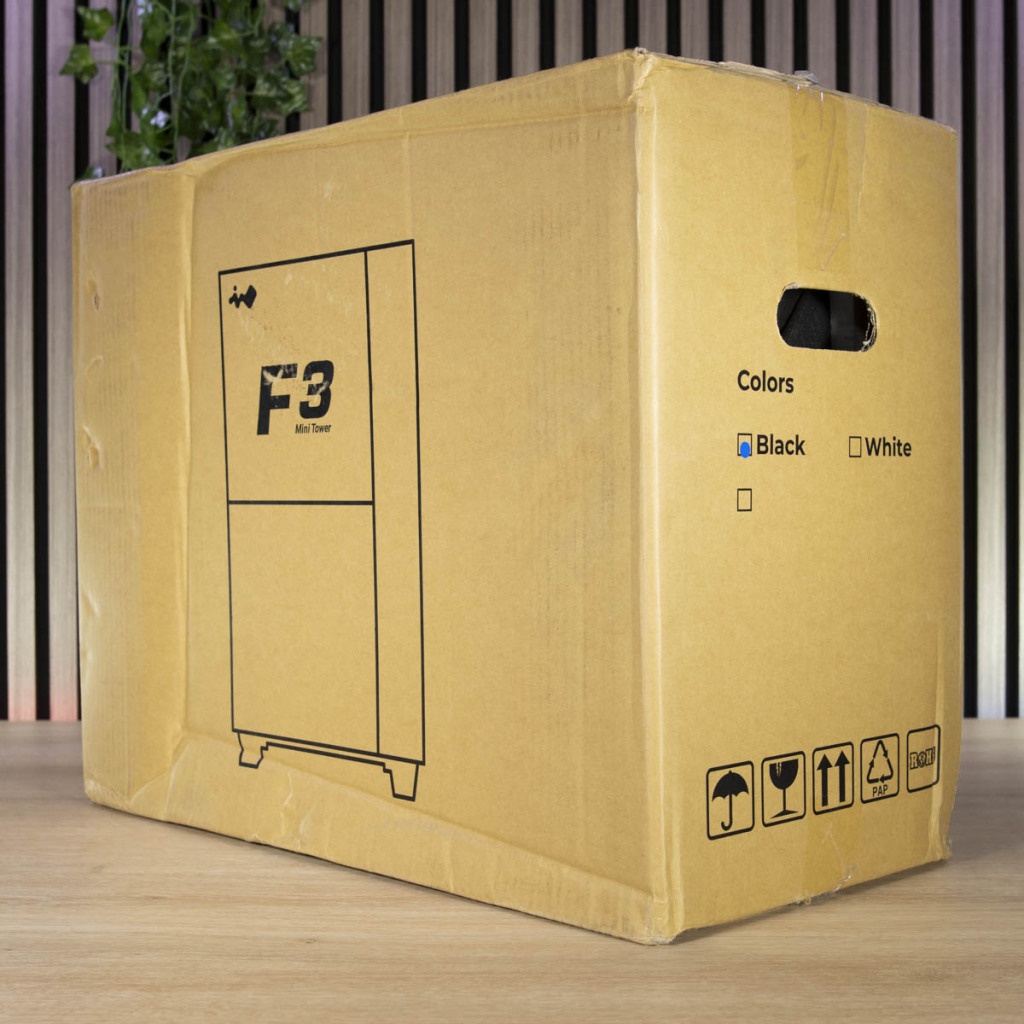 InWin F3 emballage face avant