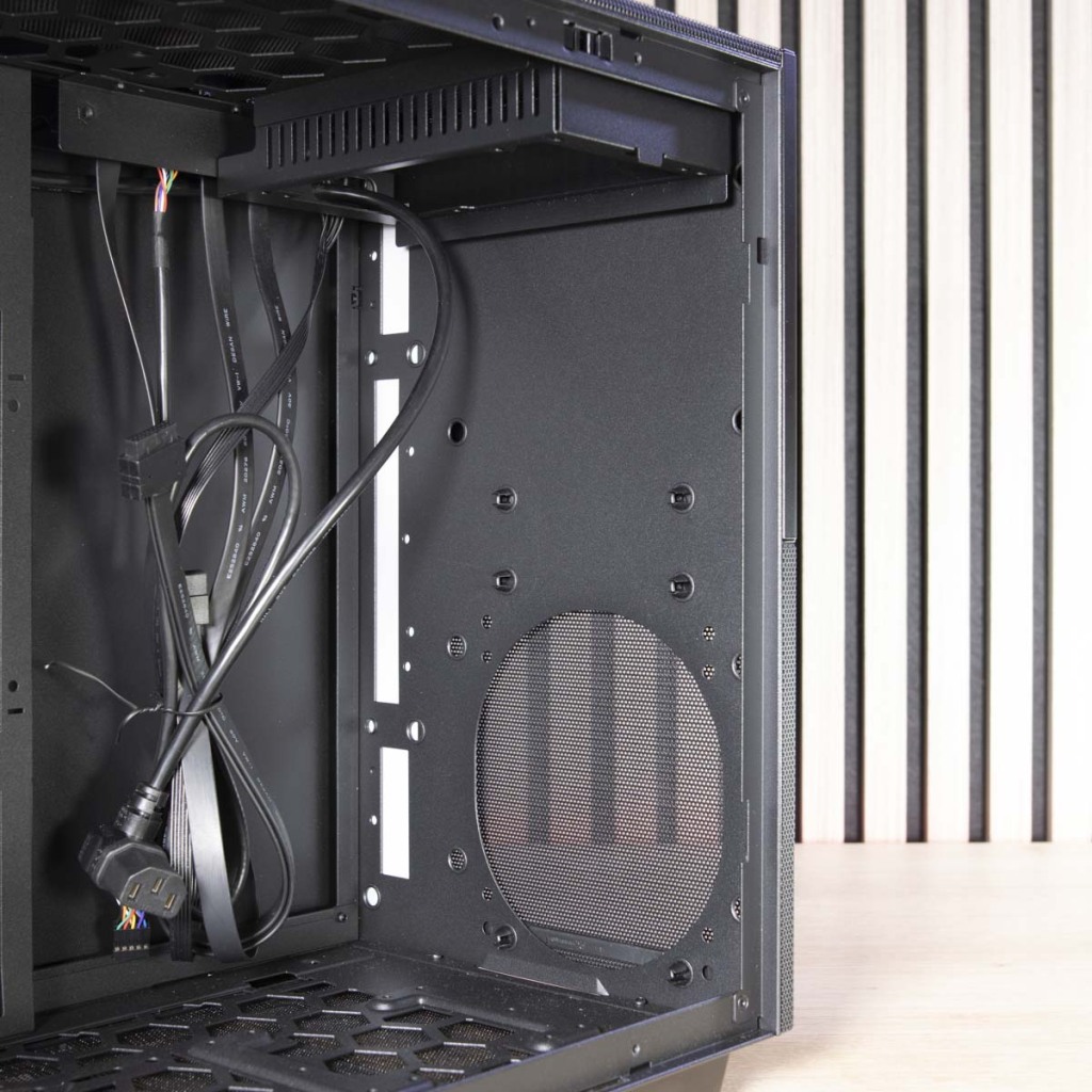 InWin F3 intérieur avant