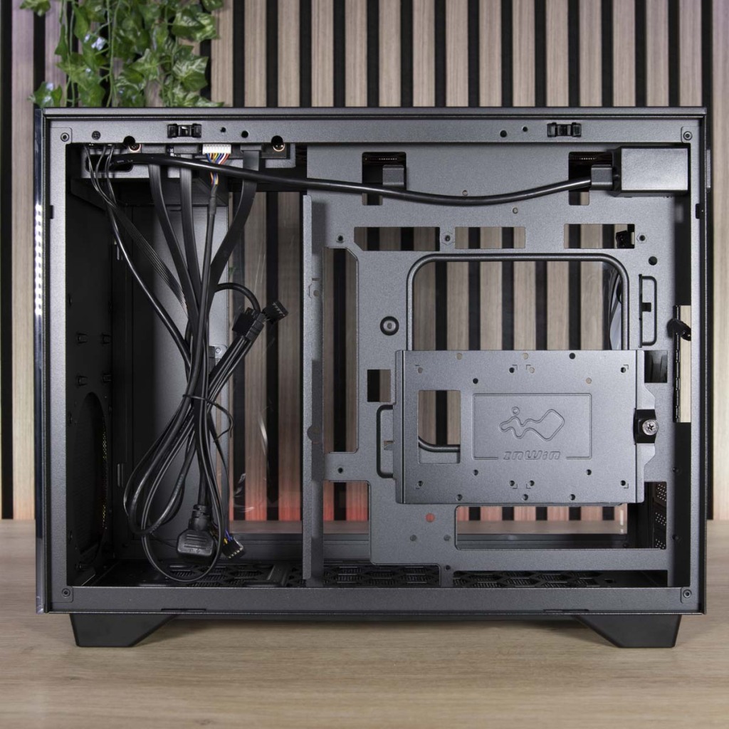 InWin F3 intérieur droit