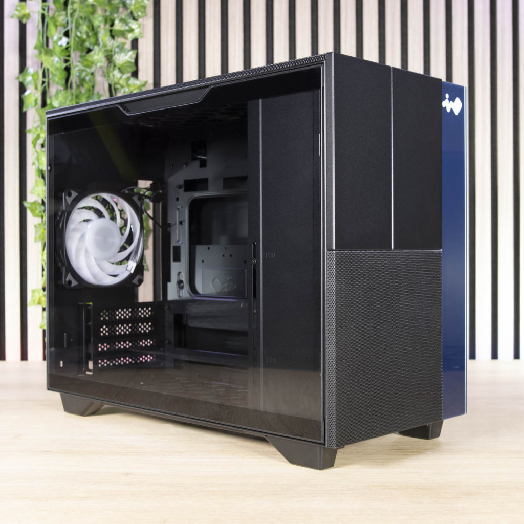 InWin F3 trois quarts avant