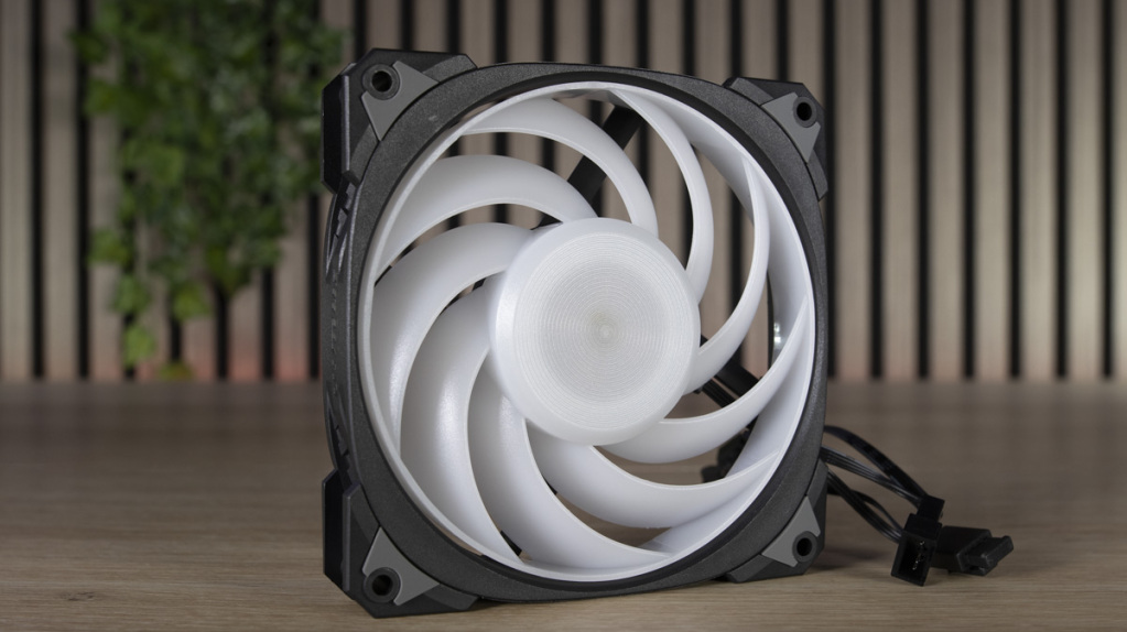 InWin Neptune AN120 pales