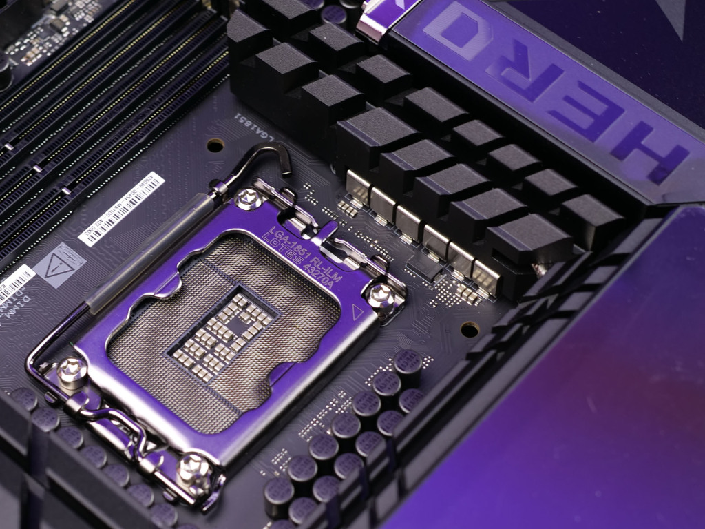 Unboxing exclusif : Le kit presse ROG Z890 pour les nouveaux processeurs Intel Core Ultra 200S 12 Kit press asus rog z890 lga 1851