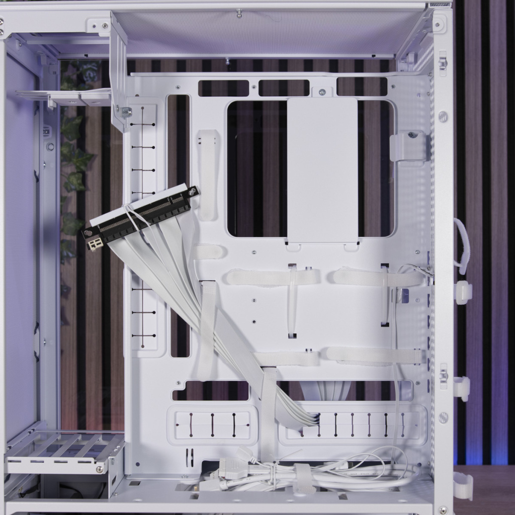 Lian Li SUP01 chambre secondaire 1