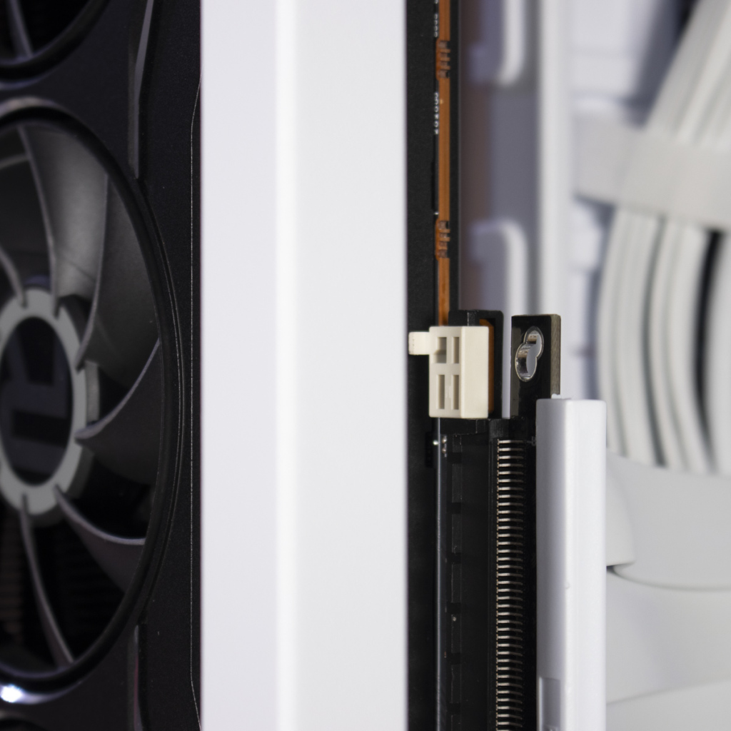 Lian Li SUP01 fixation GPU