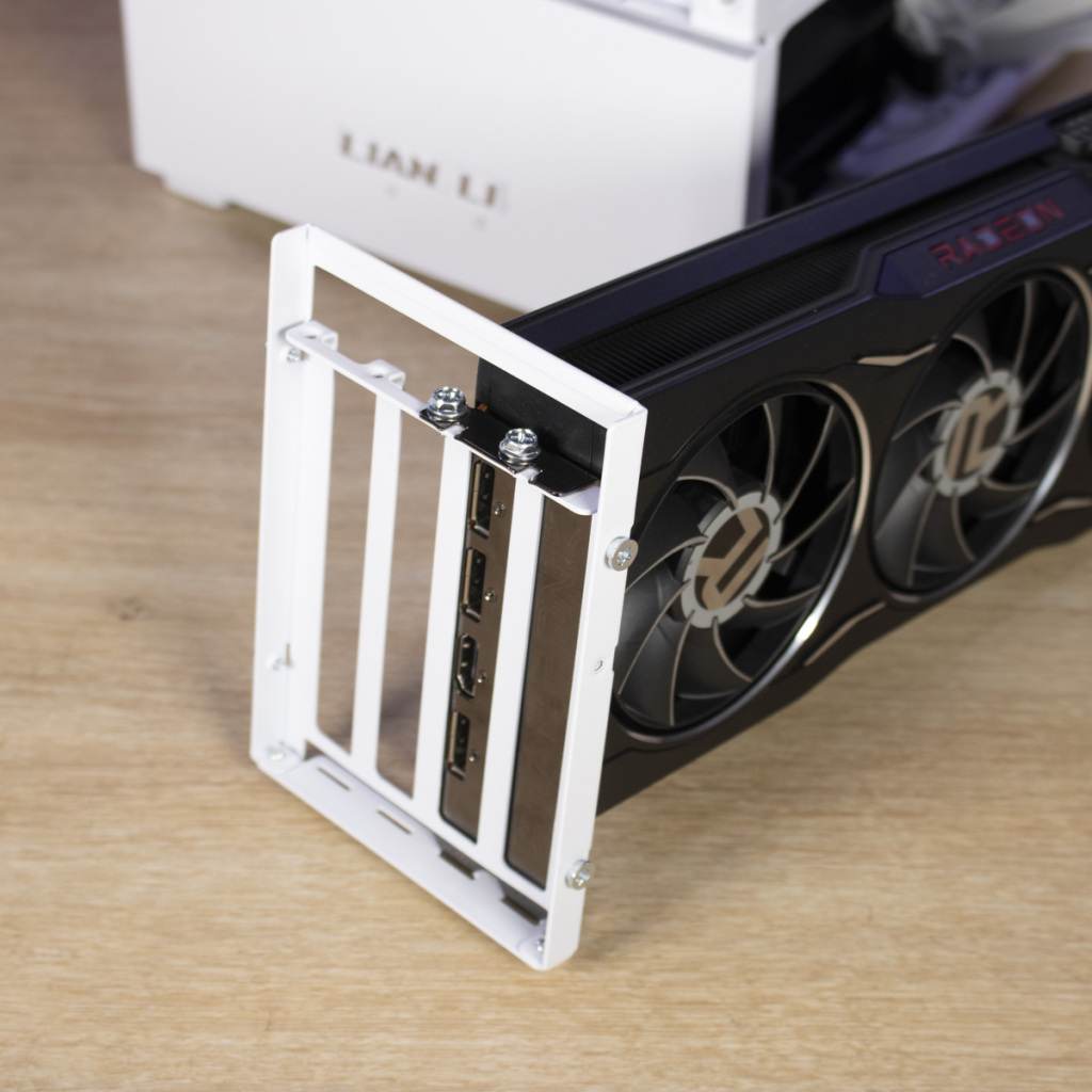 Lian Li SUP01 installation GPU sur support