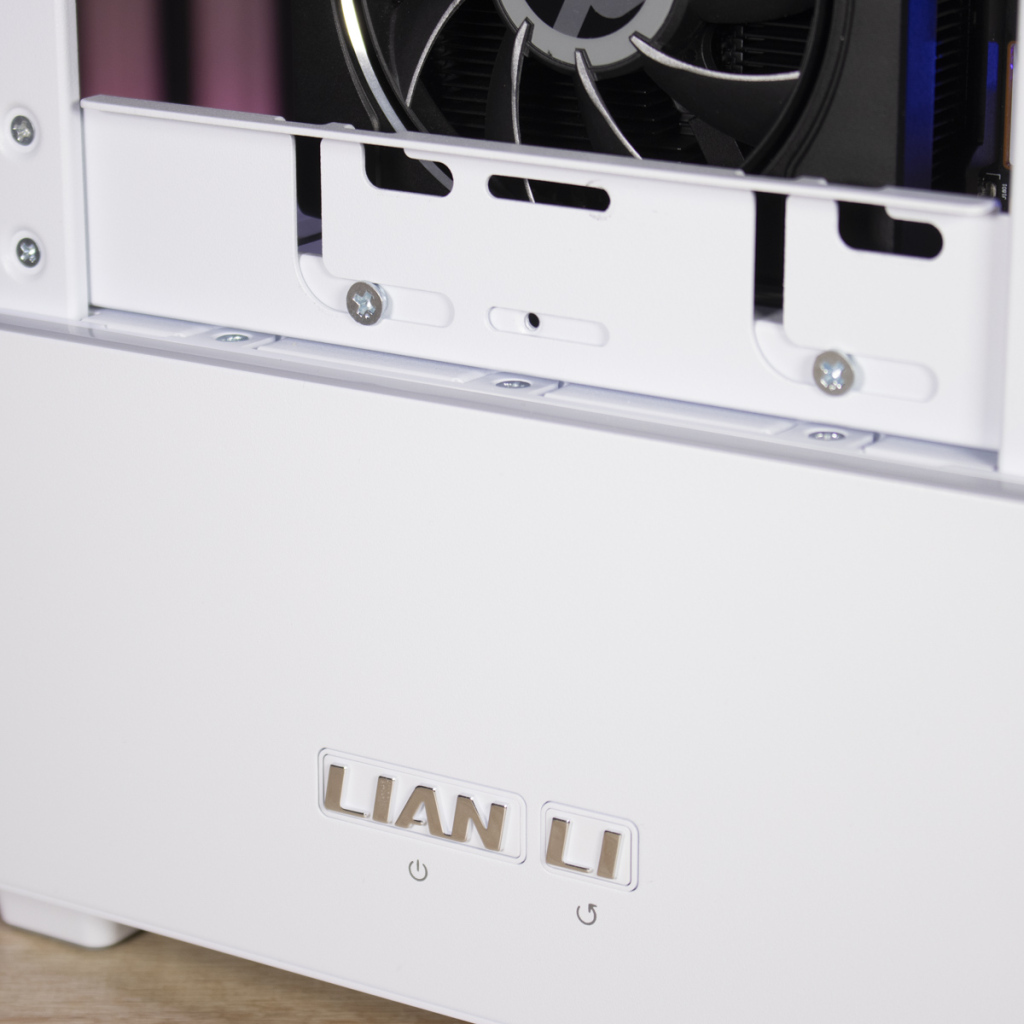 Lian Li SUP01 réglage hauteur bas